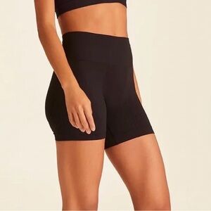 ALALA Seamless bike contour textured shorts black high-waist size L